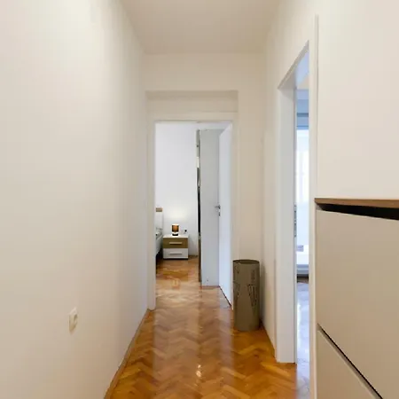 Apartment Donatus - Modern Near The Bridge/centre Zadar
